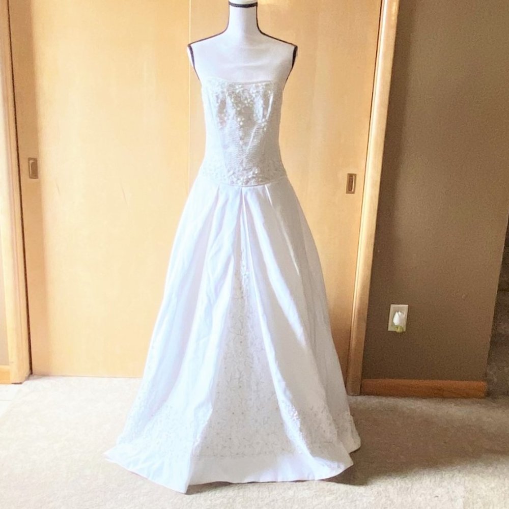NWT Sz 12 Private Collection White/Silver Wedding